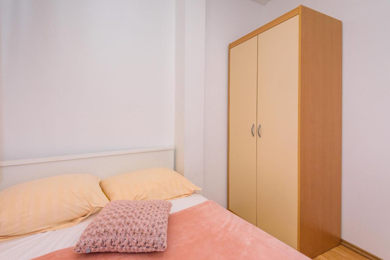 Apartments Zdravko Klek Ngoại thất bức ảnh