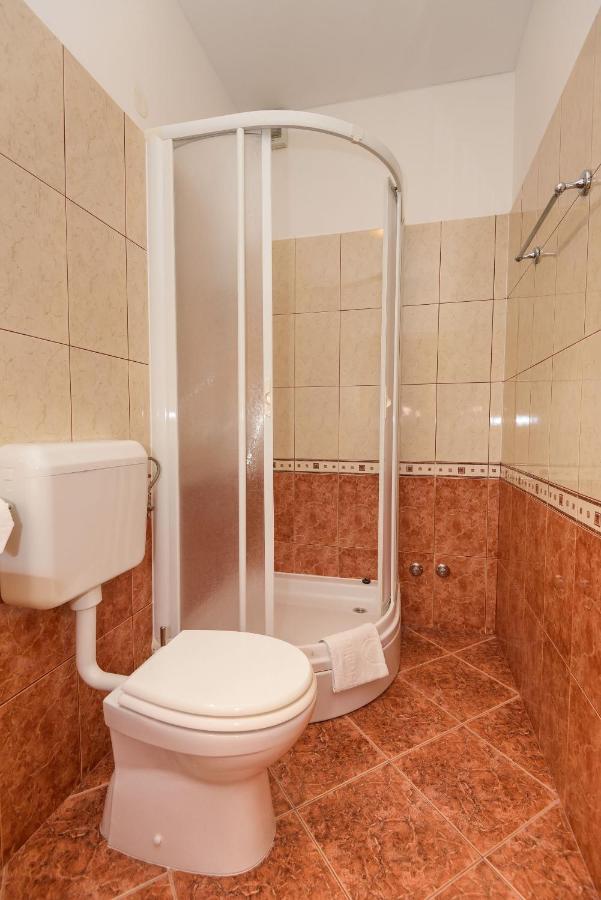 Apartments Zdravko Klek Ngoại thất bức ảnh