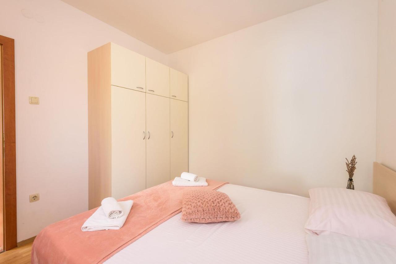 Apartments Zdravko Klek Ngoại thất bức ảnh