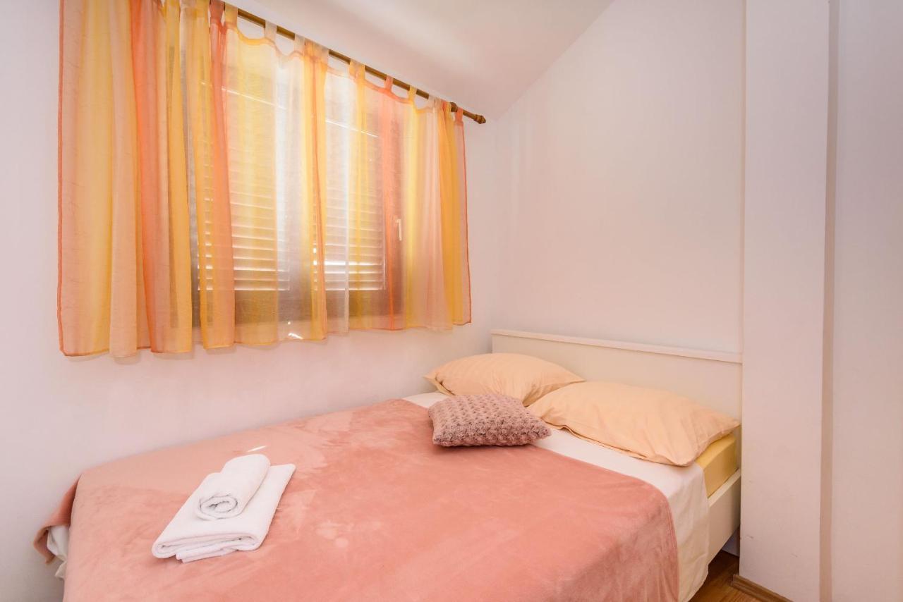 Apartments Zdravko Klek Ngoại thất bức ảnh