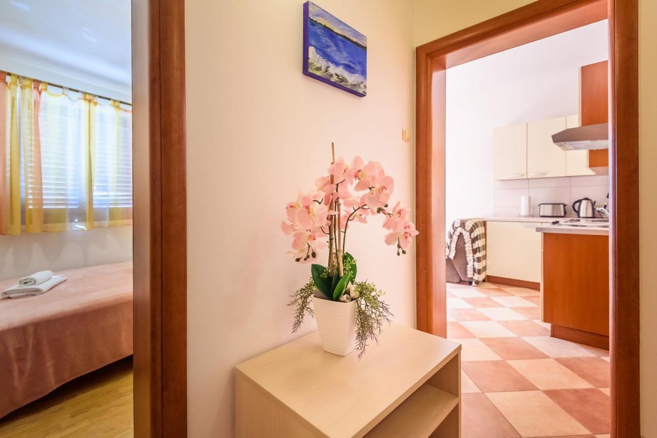 Apartments Zdravko Klek Ngoại thất bức ảnh