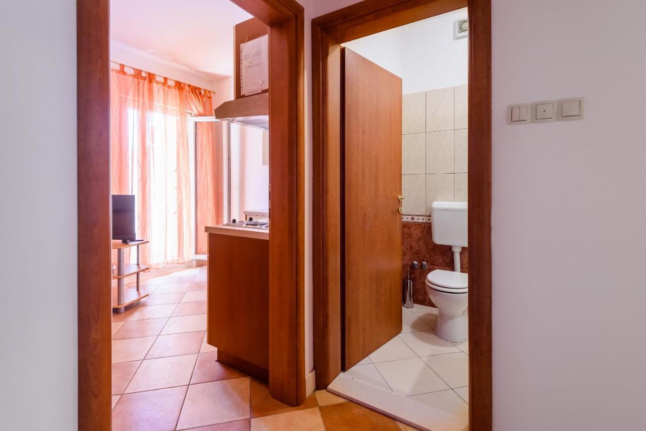 Apartments Zdravko Klek Ngoại thất bức ảnh