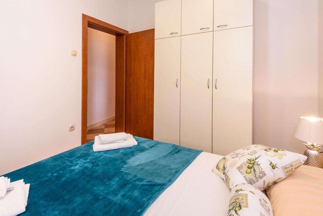 Apartments Zdravko Klek Ngoại thất bức ảnh