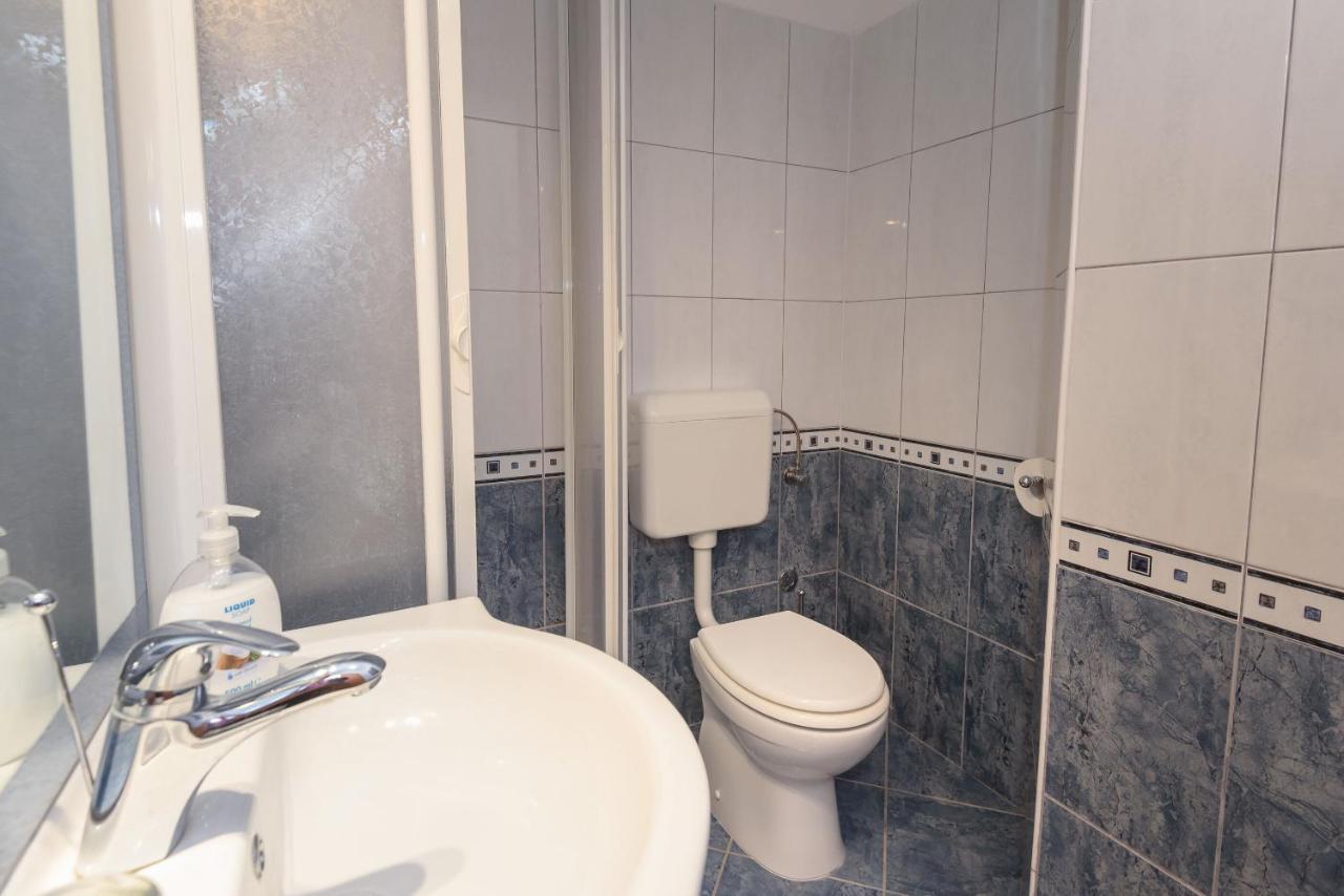 Apartments Zdravko Klek Ngoại thất bức ảnh