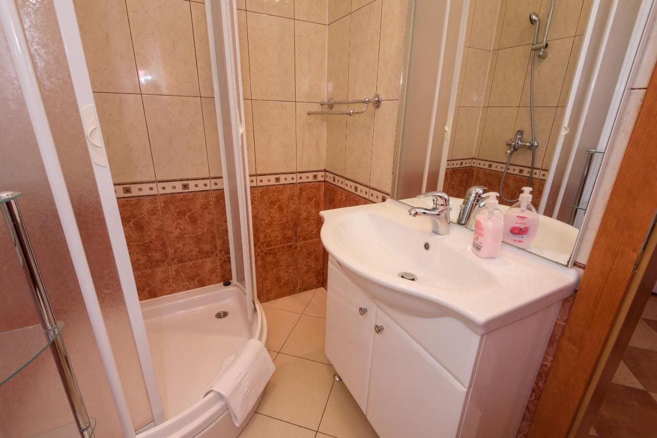 Apartments Zdravko Klek Ngoại thất bức ảnh