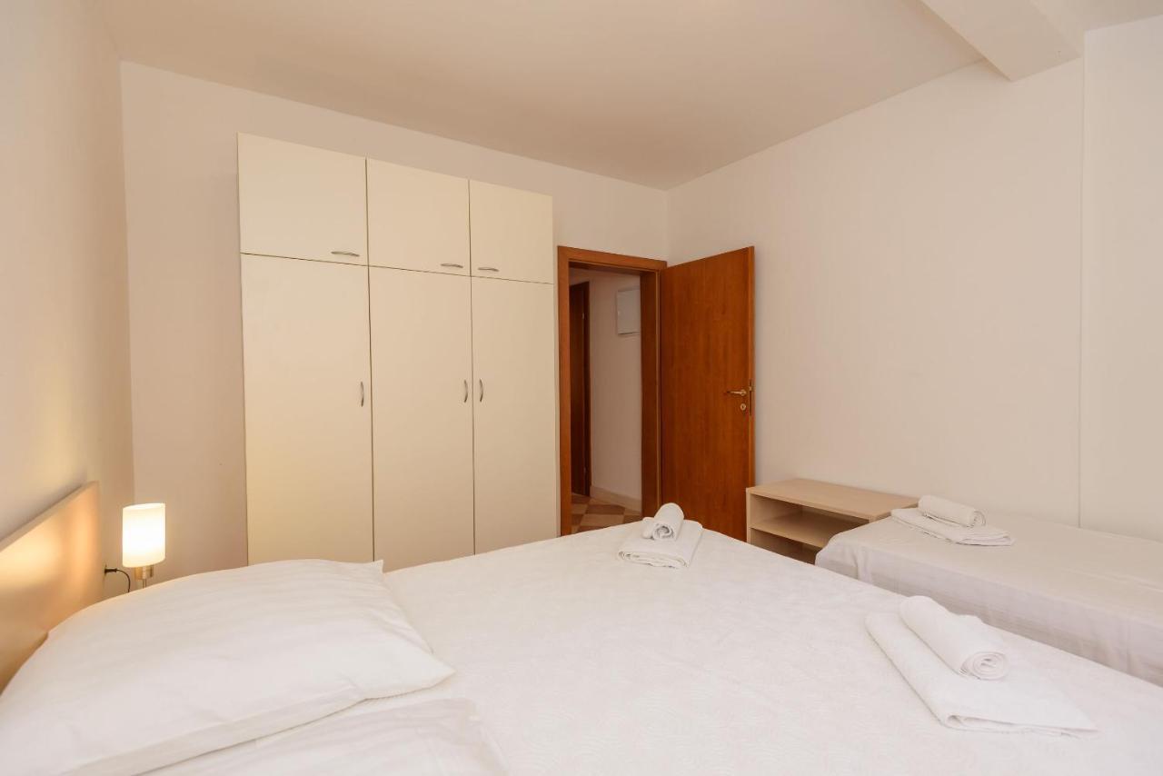 Apartments Zdravko Klek Ngoại thất bức ảnh