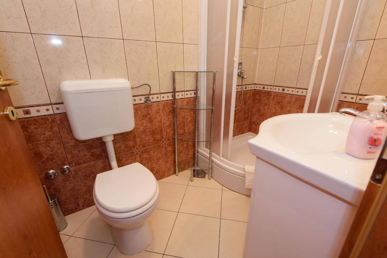 Apartments Zdravko Klek Ngoại thất bức ảnh