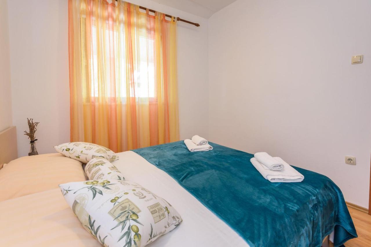 Apartments Zdravko Klek Ngoại thất bức ảnh